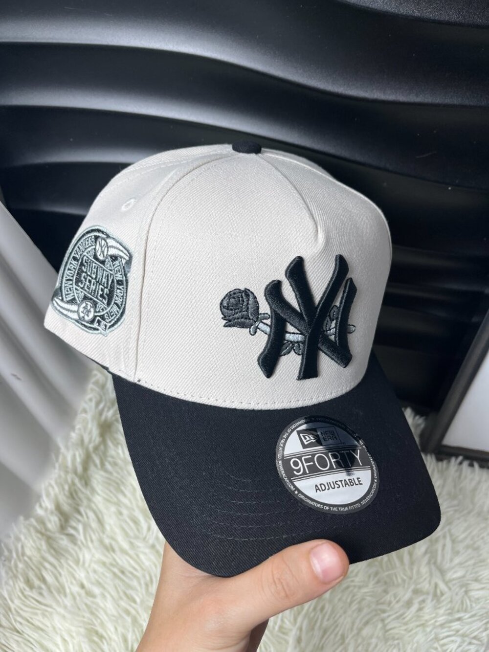 New Era NY Yankees 9FORTY White Black Rose Adjustable Baseball Cap